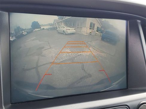 Used 2016 Chevrolet Colorado LT image 24