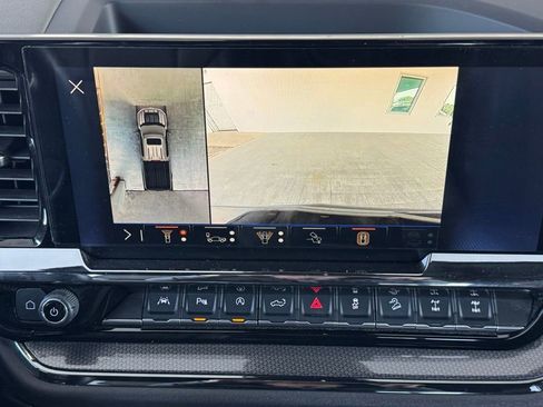 Used 2025 Chevrolet Silverado 1500 ZR2 w/ Technology Package AWD/4WD image 34