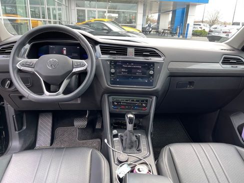 Used 2022 Volkswagen Tiguan SE AWD/4WD image 11