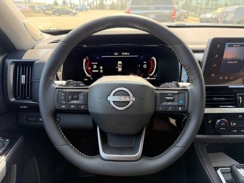 New 2026 Nissan Pathfinder SL image 18