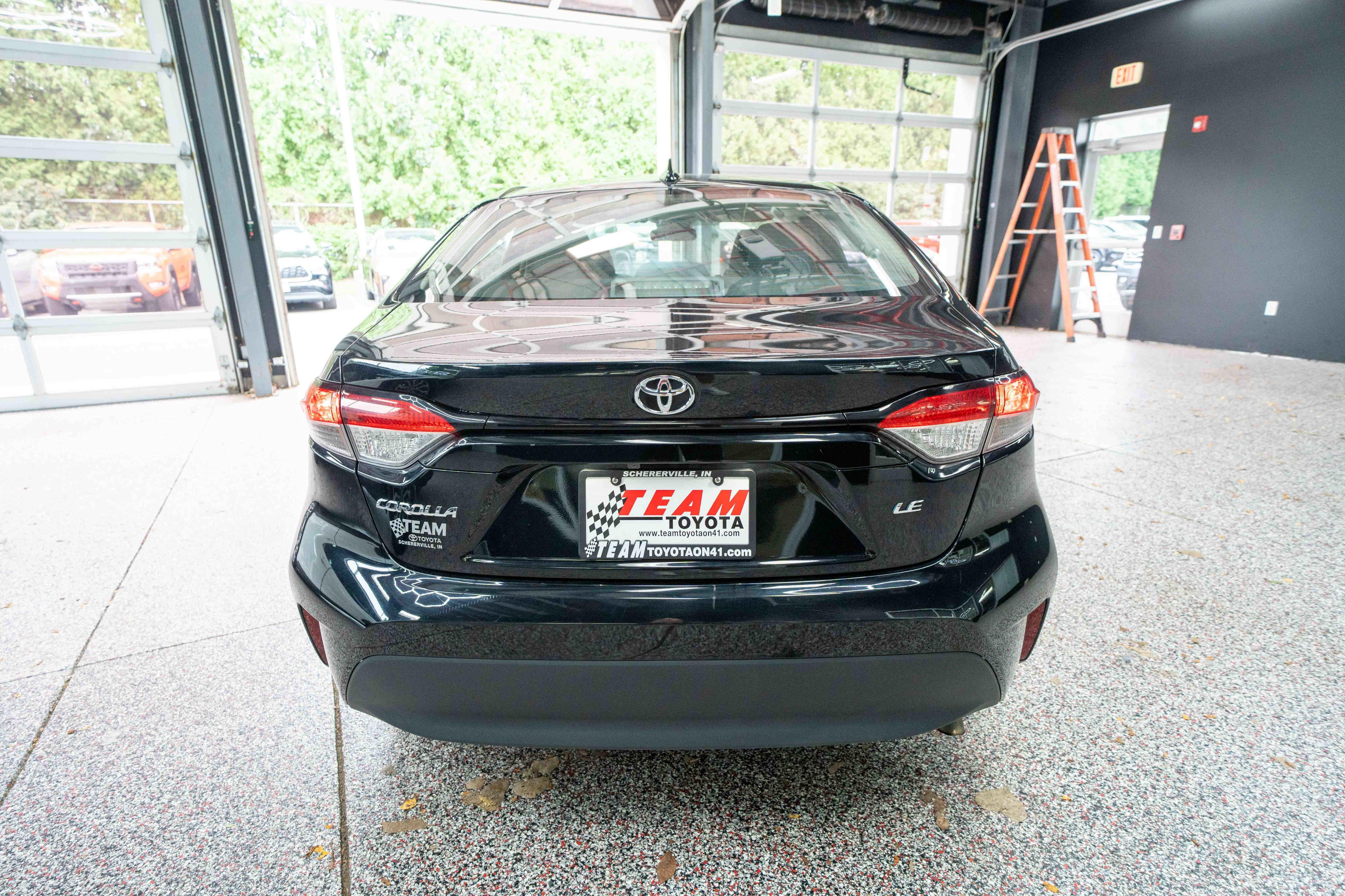 Used 2024 Toyota Corolla LE FWD image 3
