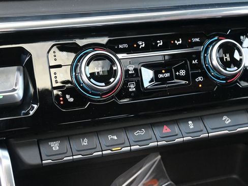 New 2026 GMC Sierra 3500 Denali Ultimate image 26