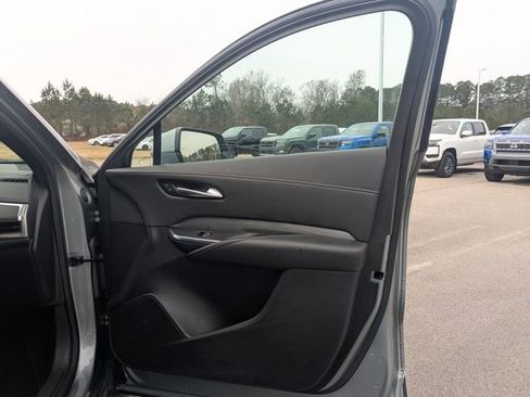 Used 2024 Cadillac XT4 Premium Luxury image 31