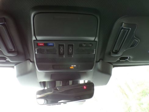 Used 2026 Subaru Outback Limited AWD/4WD image 29