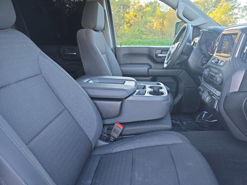 Used 2024 Chevrolet Silverado 2500 Custom w/ Custom Convenience Package image 10