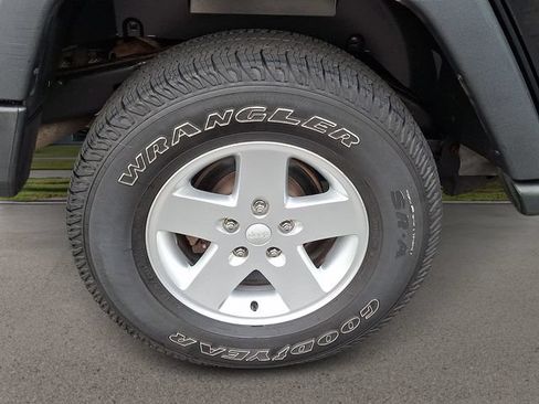 Used 2012 Jeep Wrangler Unlimited Sport AWD/4WD image 9