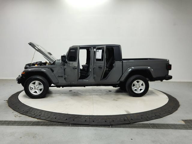 Used 2022 Jeep Gladiator Sport AWD/4WD image 13