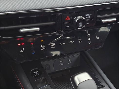 New 2026 Nissan Kicks SR image 17