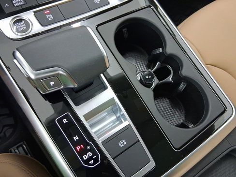 New 2025 Audi Q8 Premium image 26