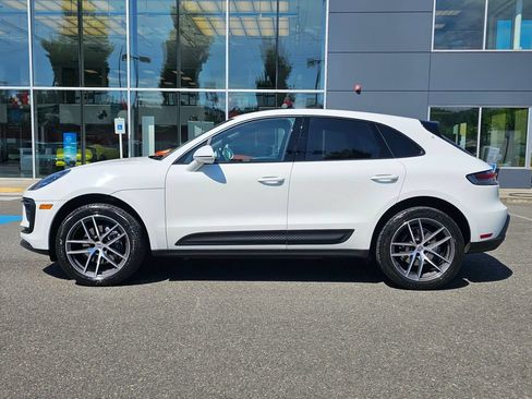 Used 2025 Porsche Macan AWD/4WD image 8