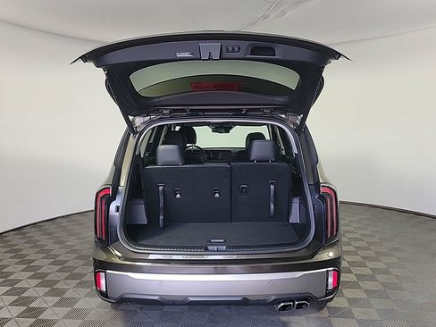 Certified 2025 Kia Telluride EX w/ EX Captain's Chair Package AWD/4WD image 6