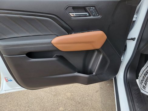 Used 2023 GMC Canyon AT4 w/ AT4 Premium Package image 18