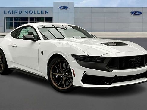 New 2025 Ford Mustang Dark Horse image 2