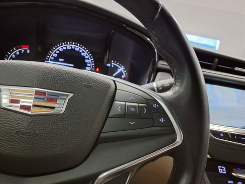 Used 2017 Cadillac XT5 FWD image 28