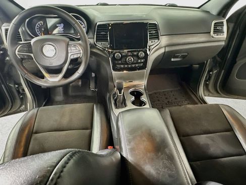 Used 2021 Jeep Grand Cherokee Laredo RWD image 16