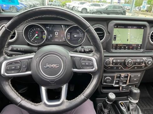 Used 2021 Jeep Wrangler Unlimited Sahara w/ Cold Weather Group AWD/4WD image 9