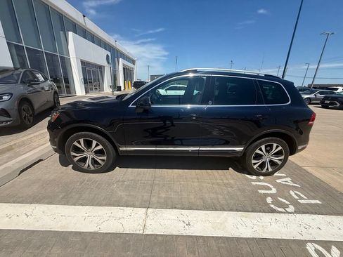 Used 2017 Volkswagen Touareg Wolfsburg Edition AWD/4WD image 2
