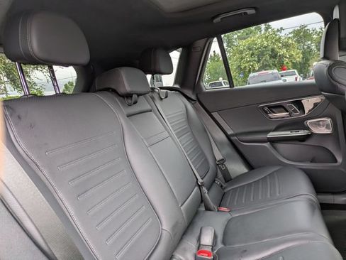 Used 2023 Mercedes-Benz GLC 300 image 35