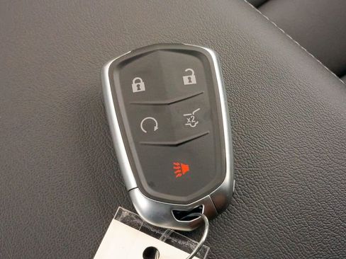 Certified 2025 Cadillac XT6 Luxury image 38