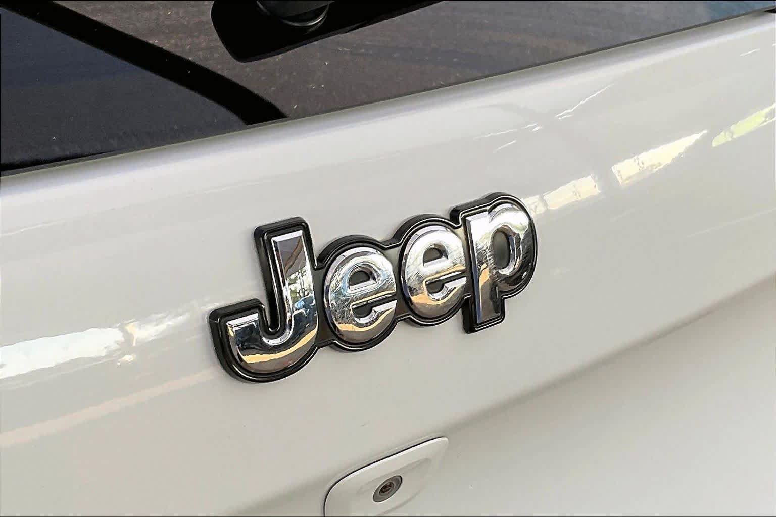 Used 2015 Jeep Cherokee Latitude FWD image 30