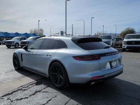Used 2018 Porsche Panamera 4 image 6
