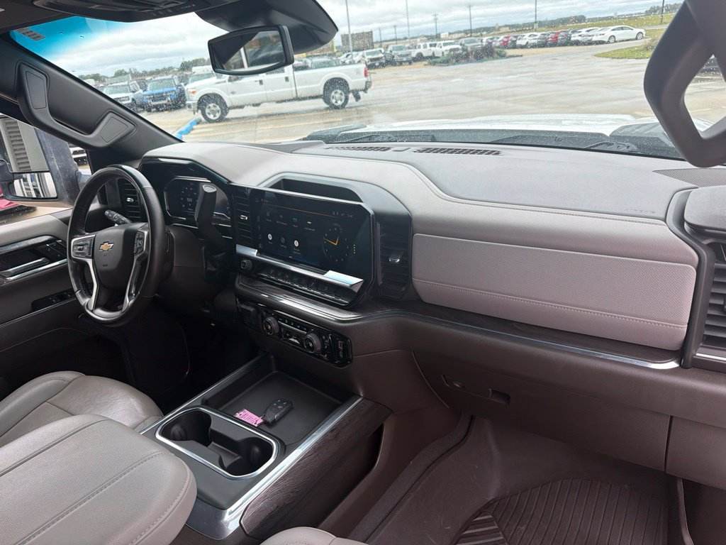 Used 2024 Chevrolet Silverado 2500 LTZ w/ LTZ Plus Package AWD/4WD image 43