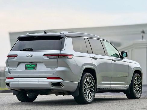 Used 2021 Jeep Grand Cherokee L Summit AWD/4WD image 12