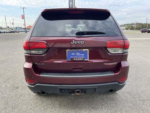 Used 2017 Jeep Grand Cherokee Trailhawk AWD/4WD image 4