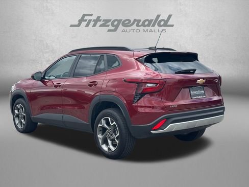 Certified 2025 Chevrolet Trax LT FWD image 7