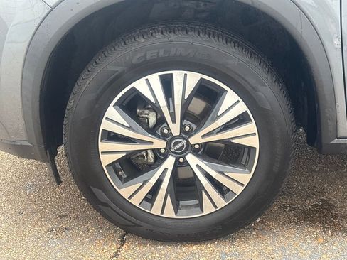 Used 2023 Nissan Rogue SV image 25