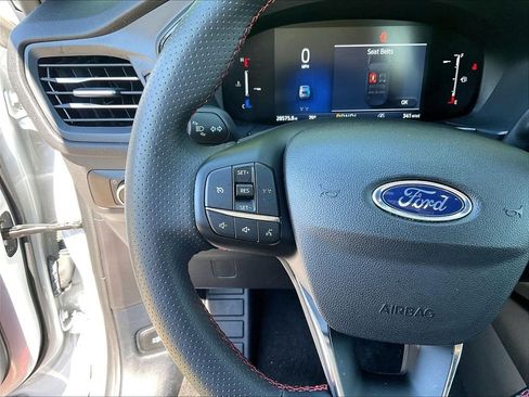 Used 2025 Ford Escape ST-Line AWD/4WD image 23
