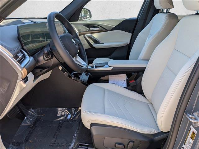 Used 2026 BMW X1 xDrive28i w/ Technology Package AWD/4WD image 4