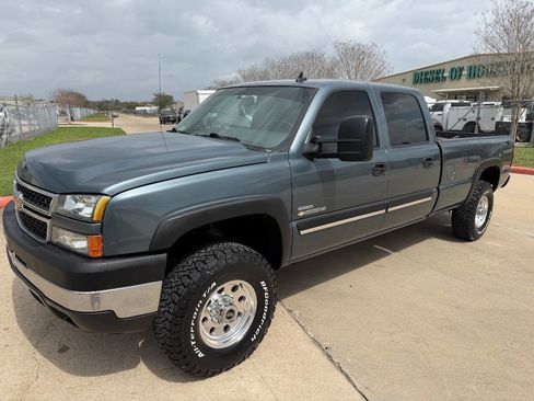 Used 2007 Chevrolet Silverado 2500 LT w/ Heavy-Duty Power Package image 10
