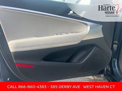 Used 2024 Genesis G70 2.5T RWD image 25