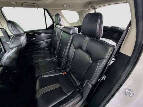 Used 2025 Honda Pilot Touring image 29