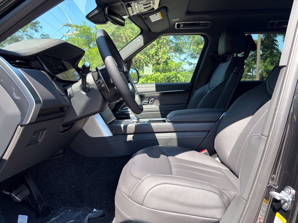 New 2026 Land Rover Range Rover Long Wheelbase SE AWD/4WD image 11