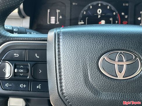 Certified 2025 Toyota 4Runner SR5 AWD/4WD image 23