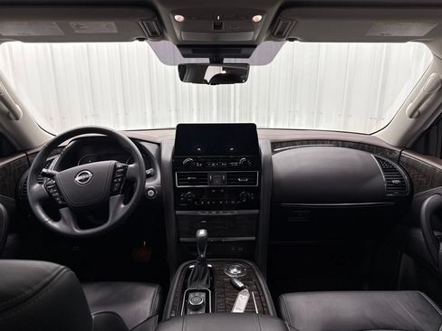 Used 2024 Nissan Armada Platinum w/ Captain's Chairs Package RWD image 15