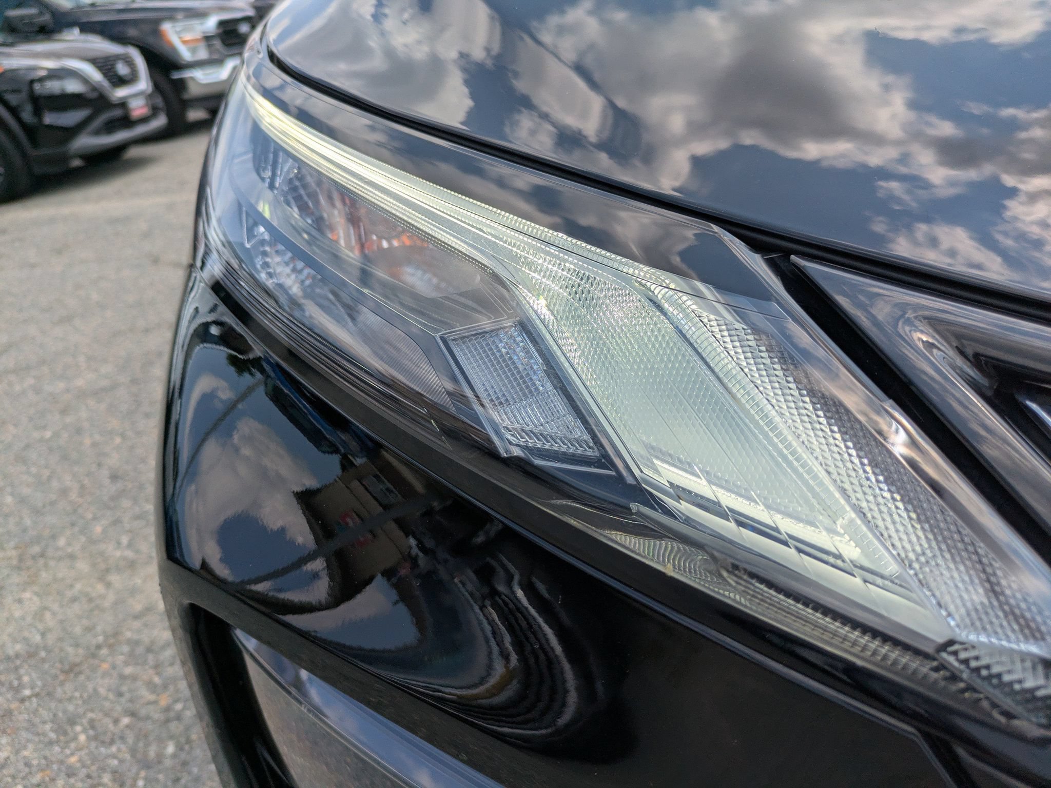 Certified 2025 Nissan Rogue SV FWD image 11