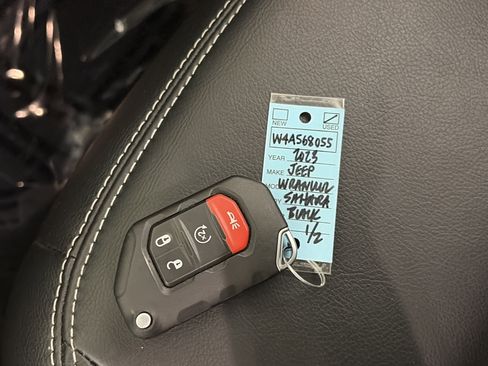 Used 2023 Jeep Wrangler Sahara w/ Cold Weather Group AWD/4WD image 33