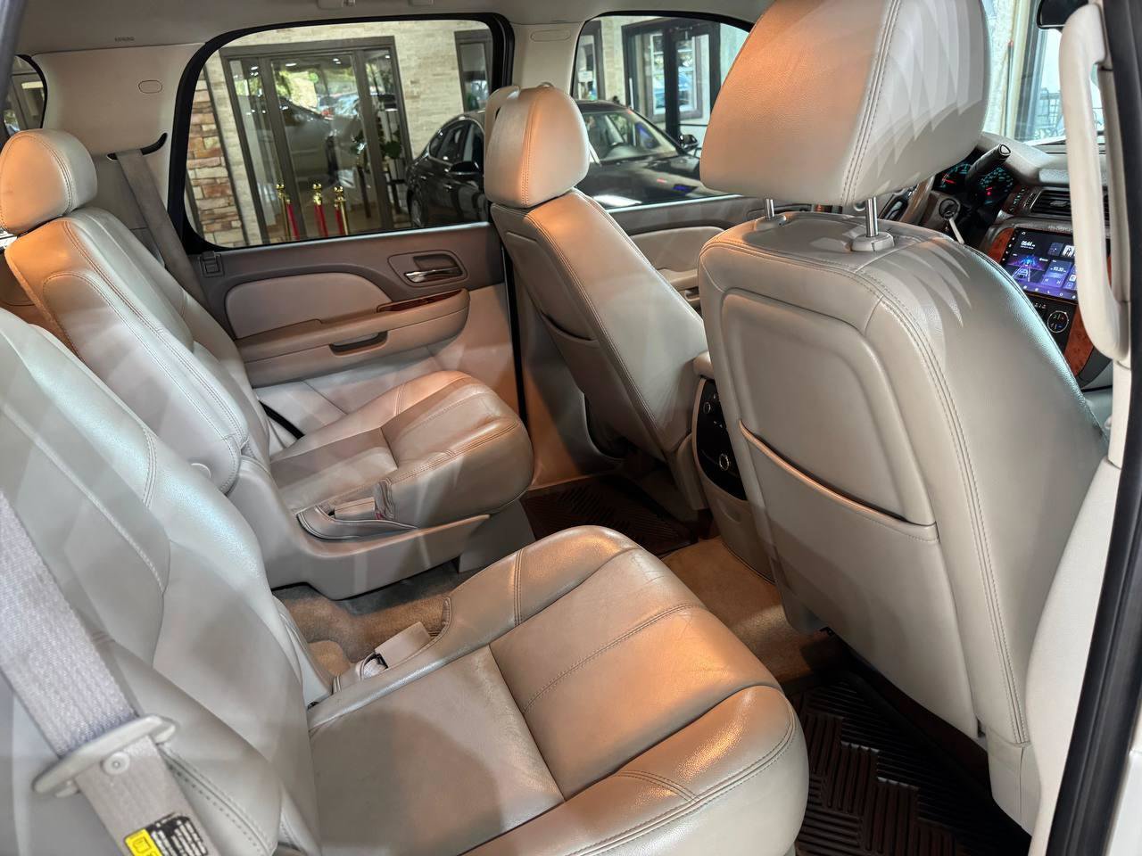 Used 2007 Chevrolet Tahoe LTZ w/ LTZ Preferred Equipment Group RWD image 11