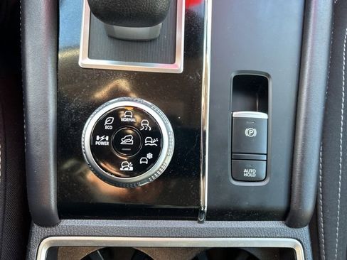 Used 2025 Mitsubishi Outlander ES image 18