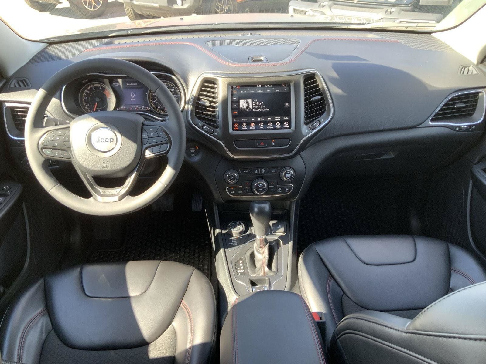 Used 2022 Jeep Cherokee Trailhawk AWD/4WD image 43