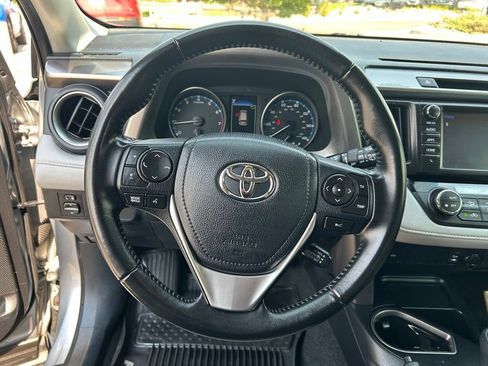 Used 2018 Toyota RAV4 XLE FWD image 9
