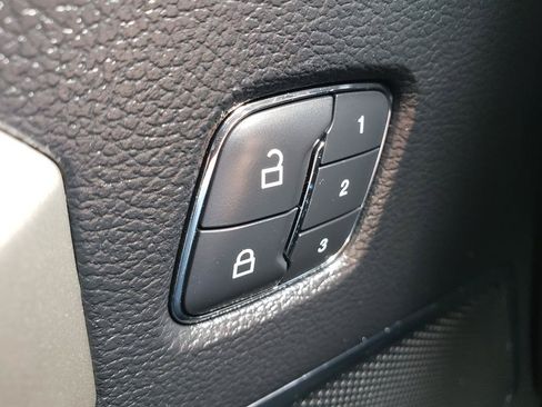 Used 2016 Ford F150 Lariat w/ Equipment Group 502A Luxury AWD/4WD image 22
