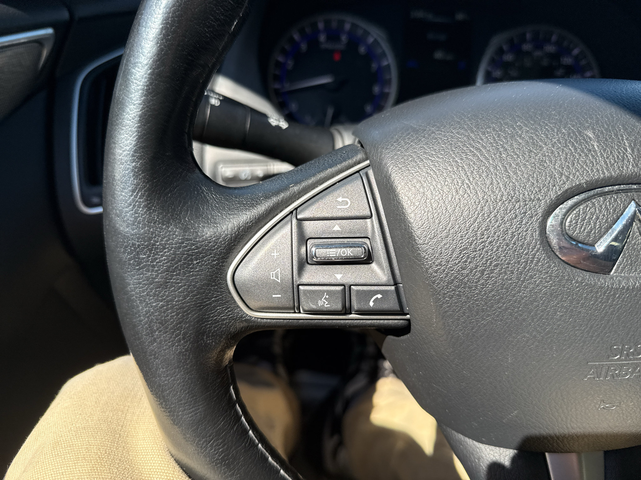 Used 2015 INFINITI Q50 AWD w/ Moonroof Package image 15