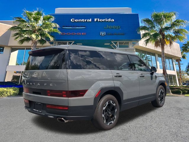 Used 2025 Hyundai Santa Fe SE FWD image 5