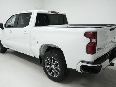 Used 2023 Chevrolet Silverado 1500 LT RWD image 5