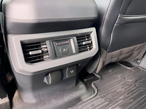 Used 2023 Ford F350 Lariat w/ Chrome Package image 20