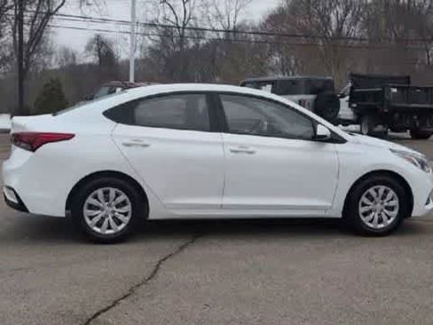 Used 2019 Hyundai Accent SE image 9